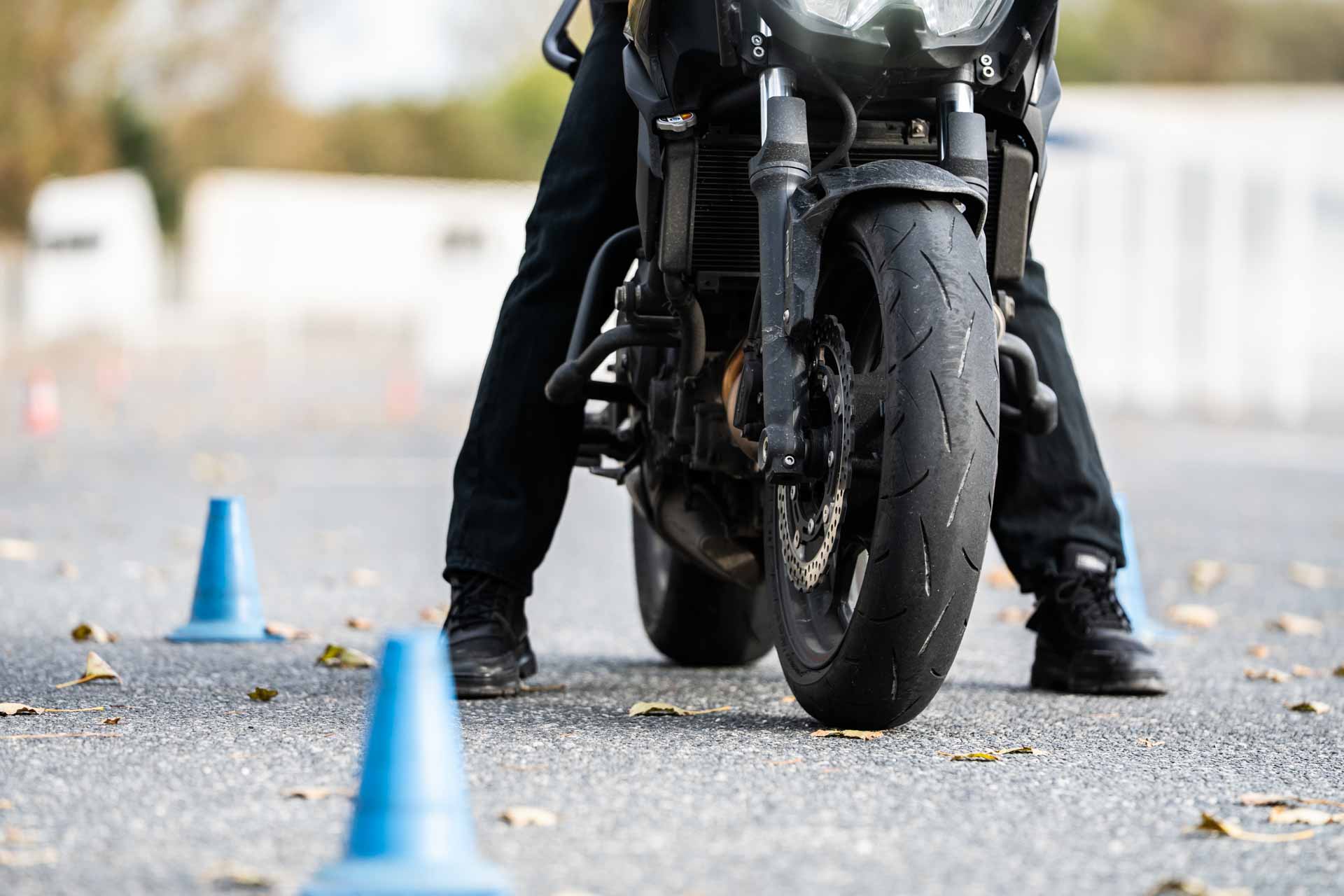 Permis moto & scooter : formations deux-roues chez Épouvil’Conduite